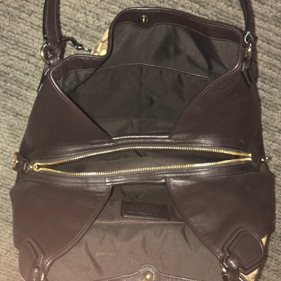 Coach signature handbag. Great briefcase style - Picture 7 of 8